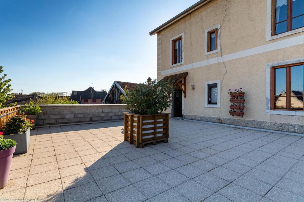 Les Hirondelles Villa Pesmes Exterior photo